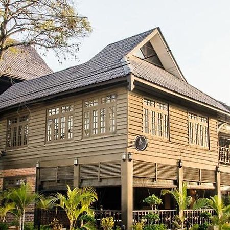 The Manor Hotel ニャウンシュエ エクステリア 写真